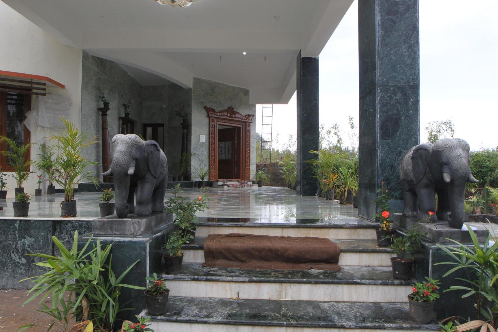 Coastal Grand Mahendravanam - โกลลีฮิลส์ ภายนอก รูปภาพ